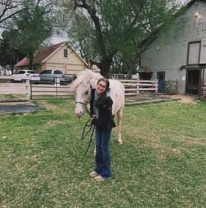 Meet your Posher, Carlee